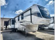 Used 2025 Palomino Columbus 384RKH image