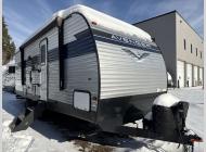 Used 2022 Prime Time RV Avenger 24BHS image