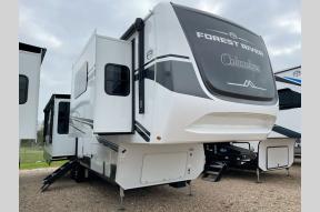 New 2025 Palomino Columbus 380RL Photo