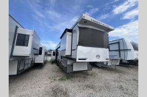 New 2025 Forest River RV Wildwood Heritage Glen ROOST43 Photo