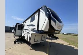 New 2023 Keystone RV Montana High Country 335BH Photo