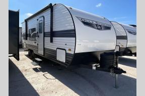 New 2025 Gulf Stream RV Kingsport Ultra Lite 248BH Photo