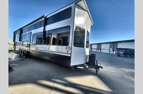 New 2025 Forest River RV Salem Grand Villa 42VERANDA Photo