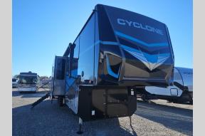 New 2025 Heartland Cyclone 4006 Photo