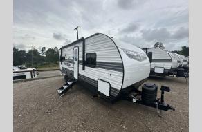 New 2024 Gulf Stream RV Kingsport Ultra Lite 236RL Photo