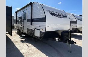 New 2025 Gulf Stream RV Kingsport Ultra Lite 248BH Photo