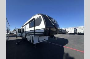 New 2024 EAST TO WEST Blackthorn 3300RD Photo