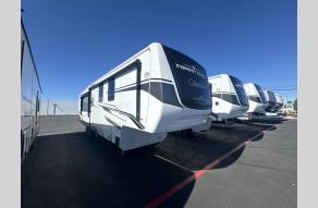 New 2025 Palomino Columbus 384RKH Photo