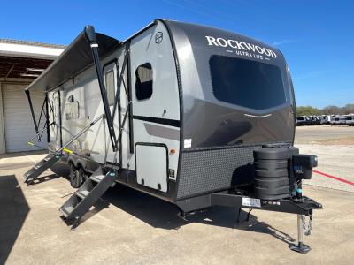 Couple's Coach Fiberglass Trailer
