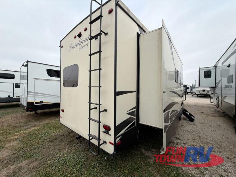 RV listing image
