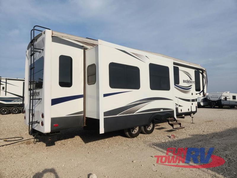 RV listing image