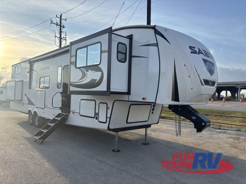 RV listing image