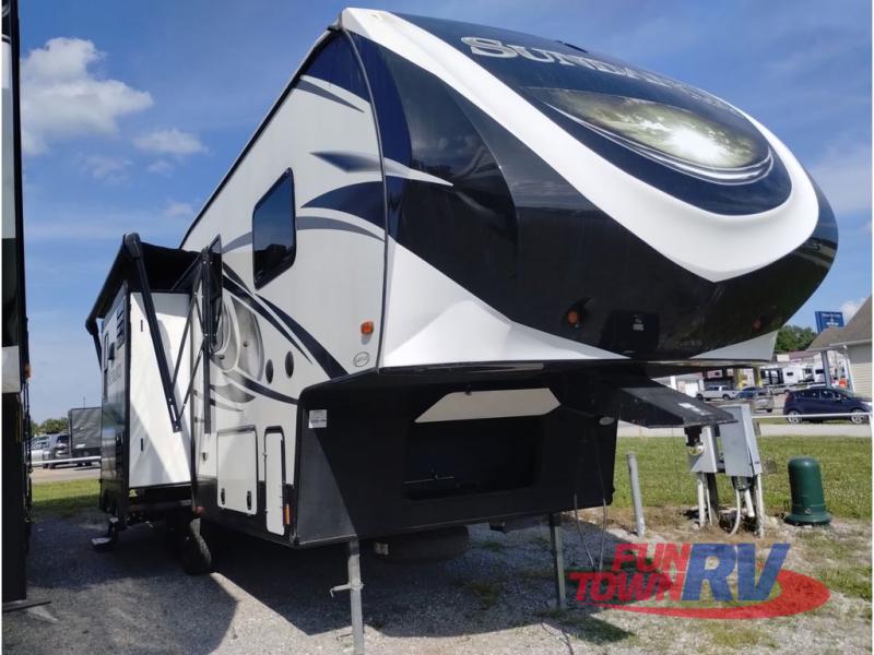 RV listing image