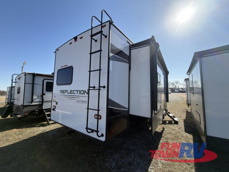 RV listing image