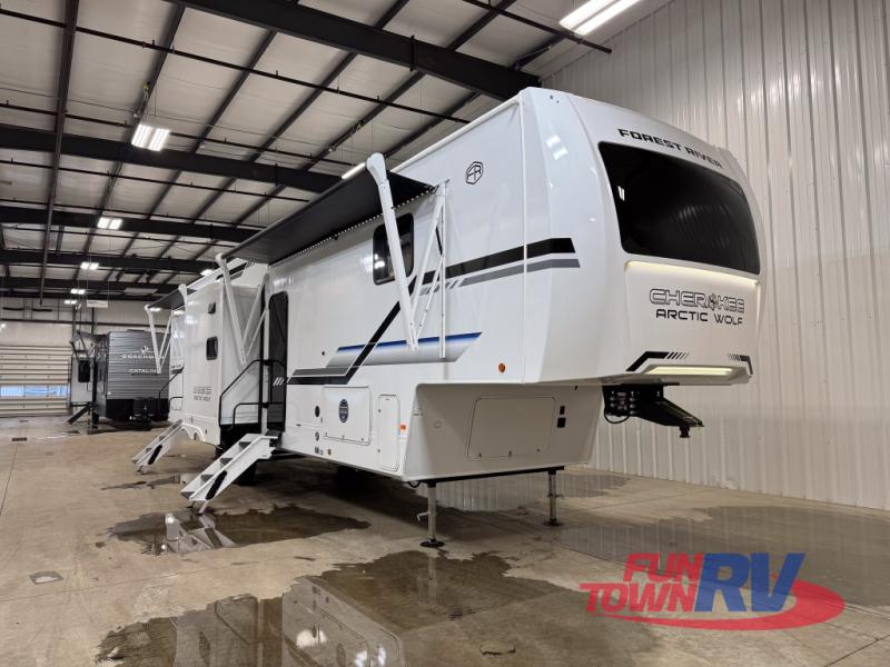 RV listing image
