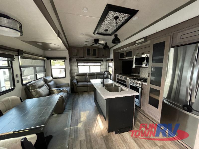 RV listing image