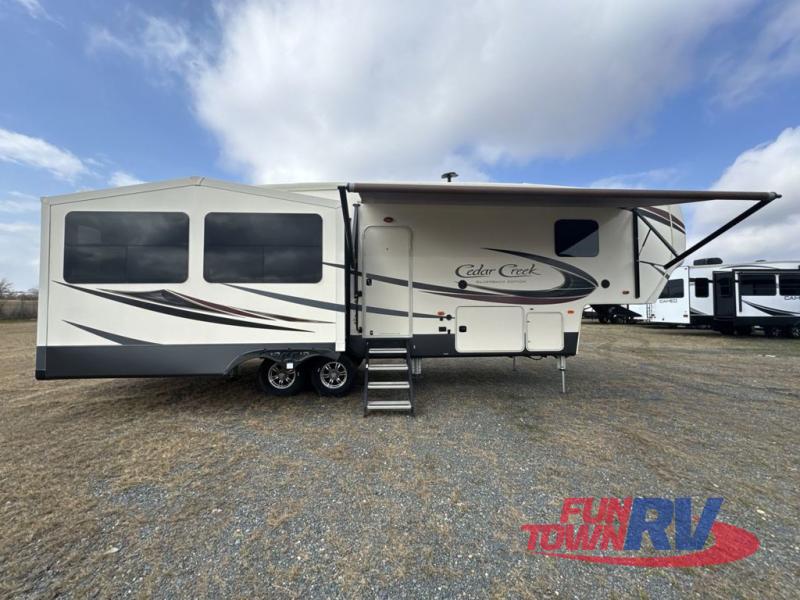 RV listing image