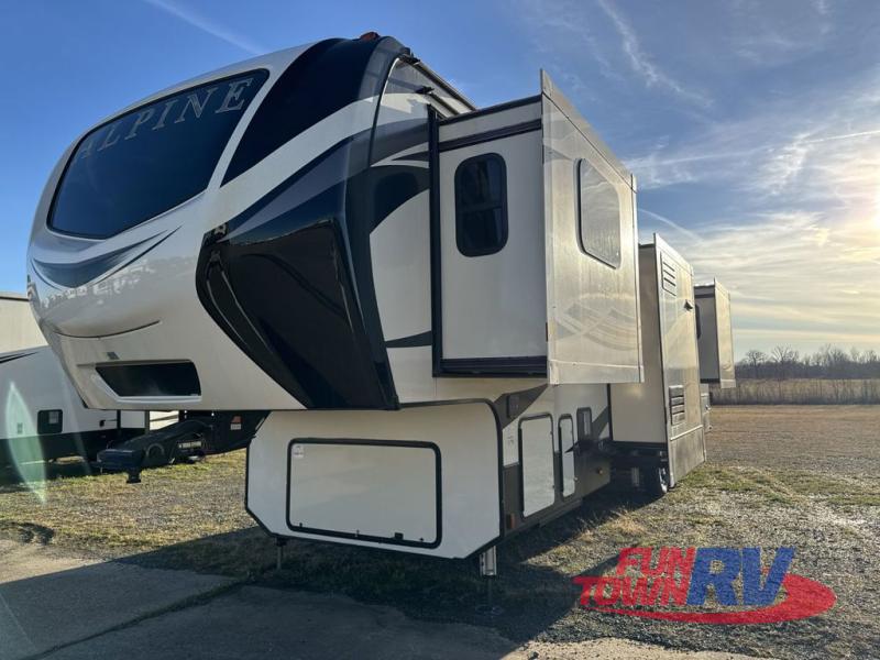 RV listing image