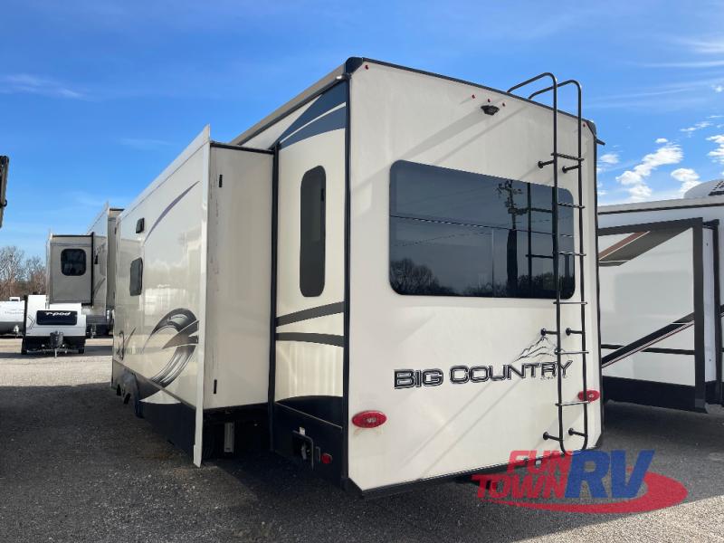 RV listing image