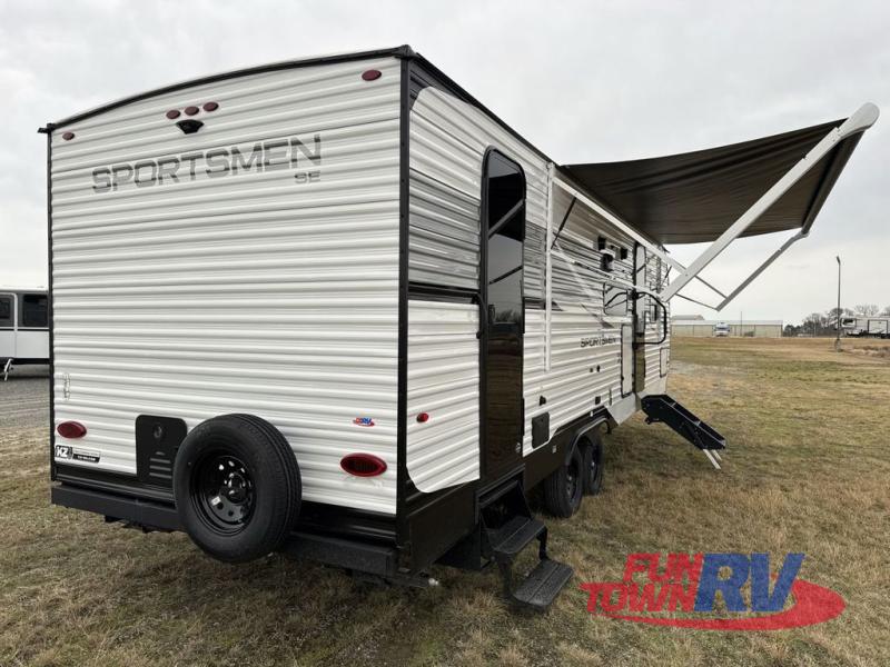 RV listing image