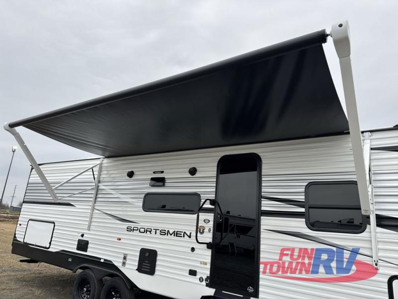 RV listing image