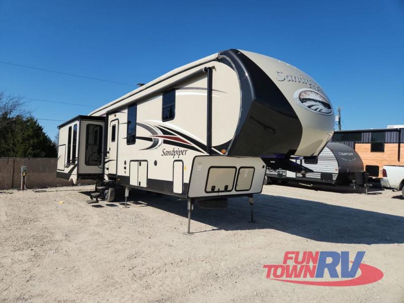 RV listing image