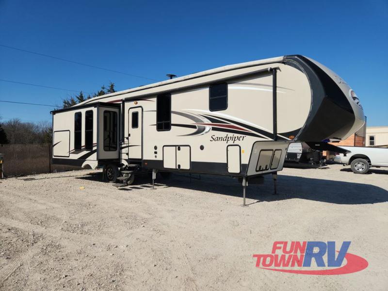 RV listing image