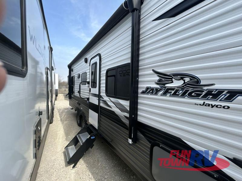 RV listing image