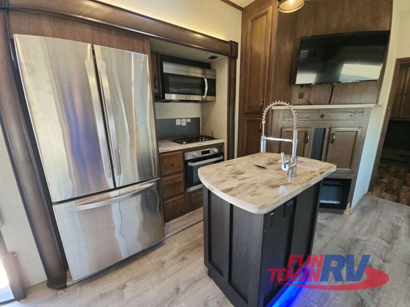 RV listing image
