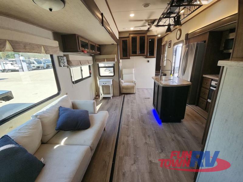 RV listing image