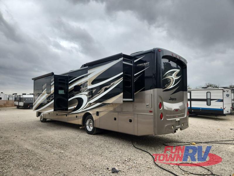 RV listing image