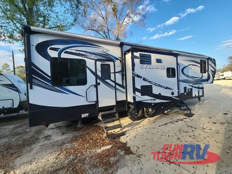 RV listing image