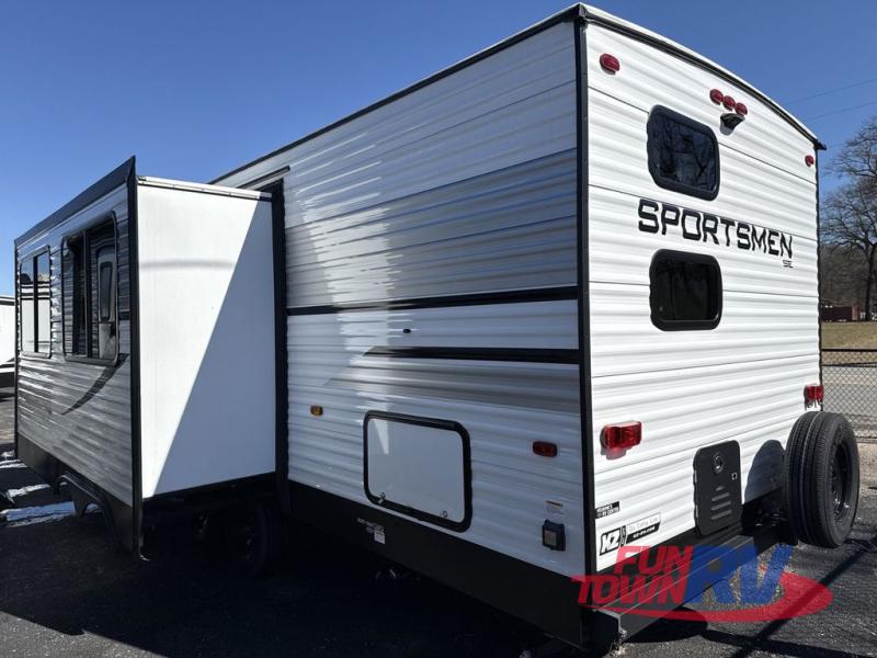 RV listing image