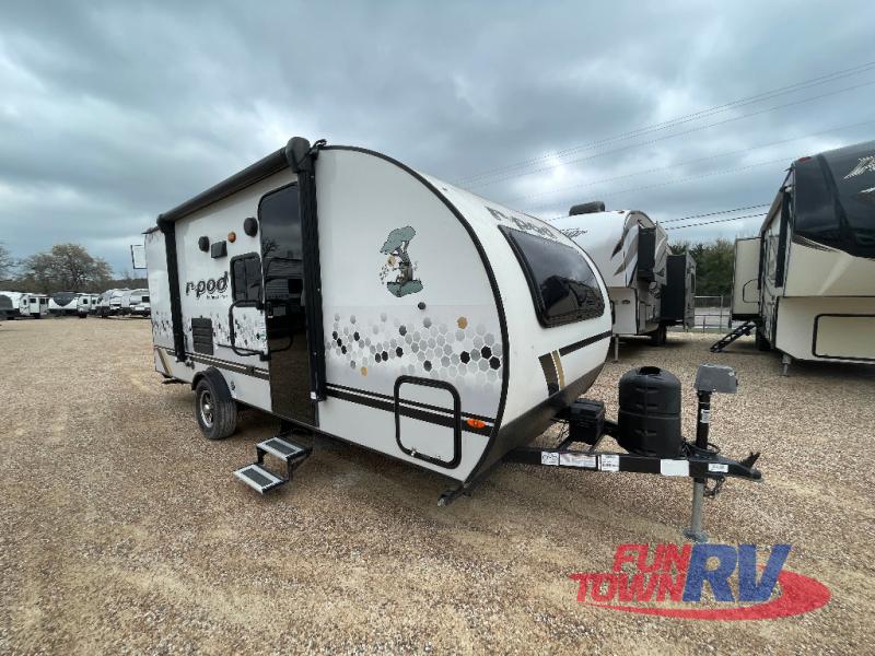 RV listing image