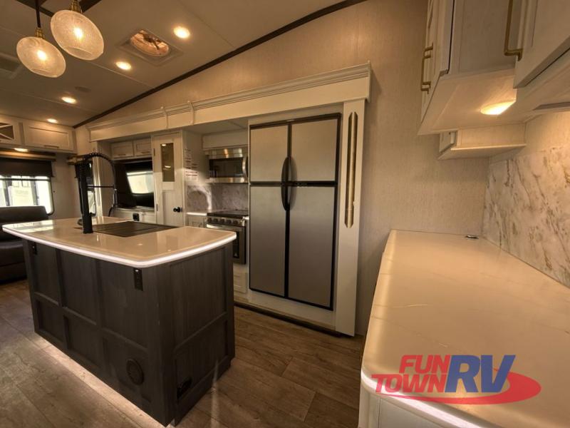 RV listing image