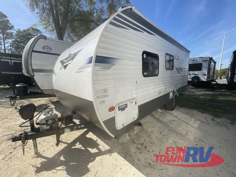RV listing image