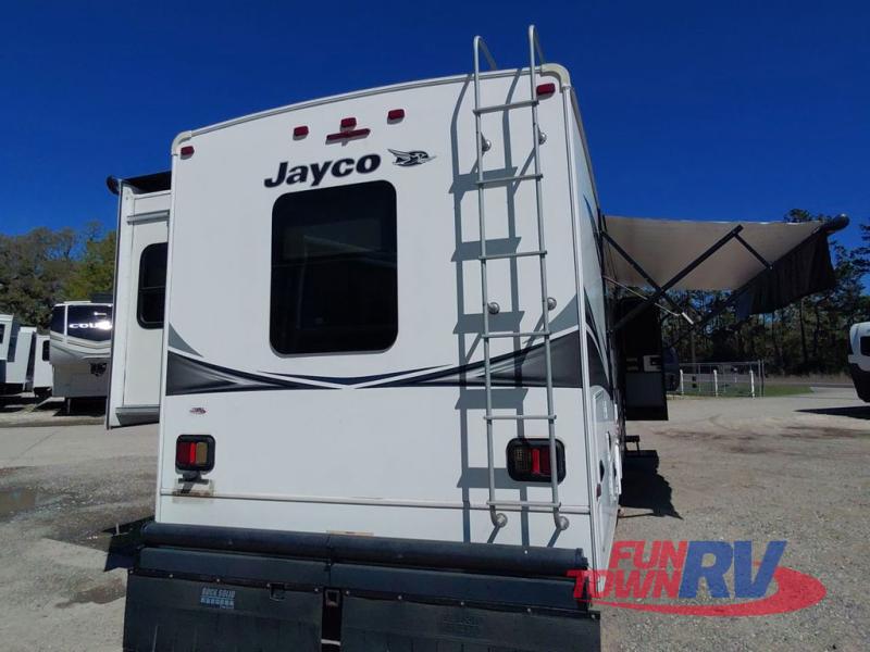 RV listing image