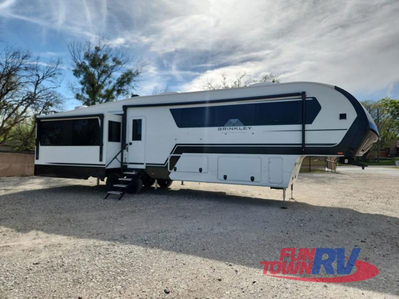 RV listing image