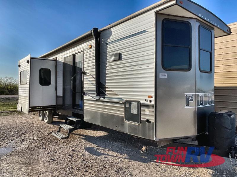 RV listing image