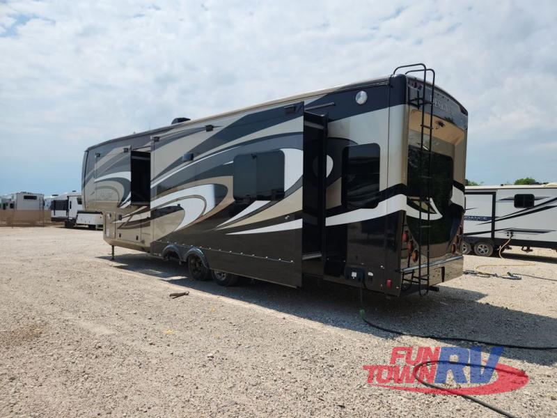 RV listing image