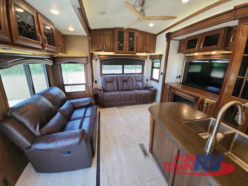 RV listing image