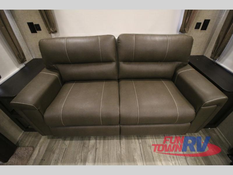 New 2018 Forest River RV Cherokee Arctic Wolf 285DRL4 Fifth Wheel