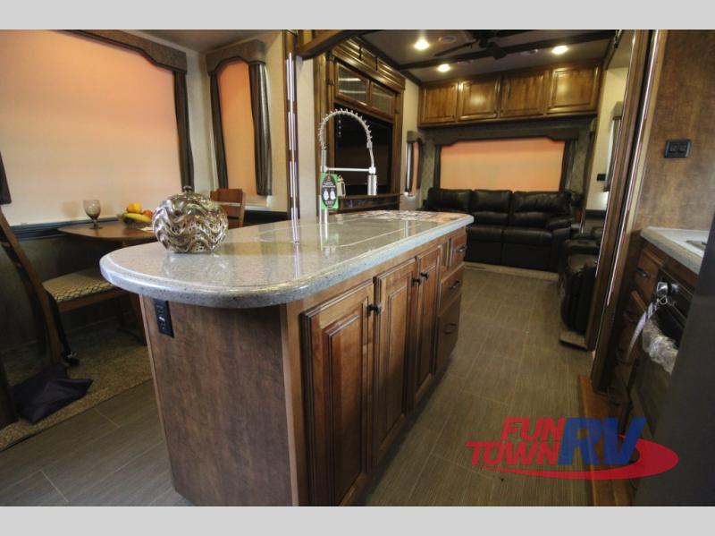 New 2018 Heartland Big Country 3965 DSS Fifth Wheel at Fun Town RV