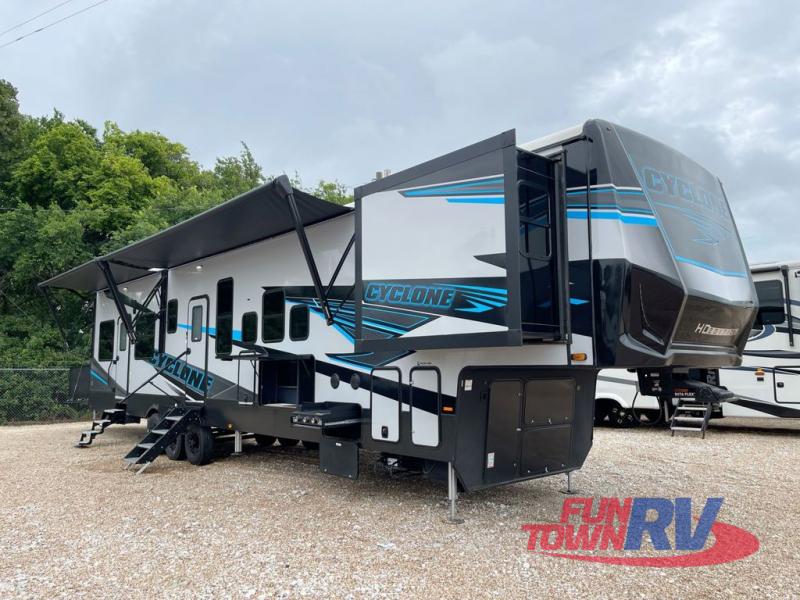 RV listing image