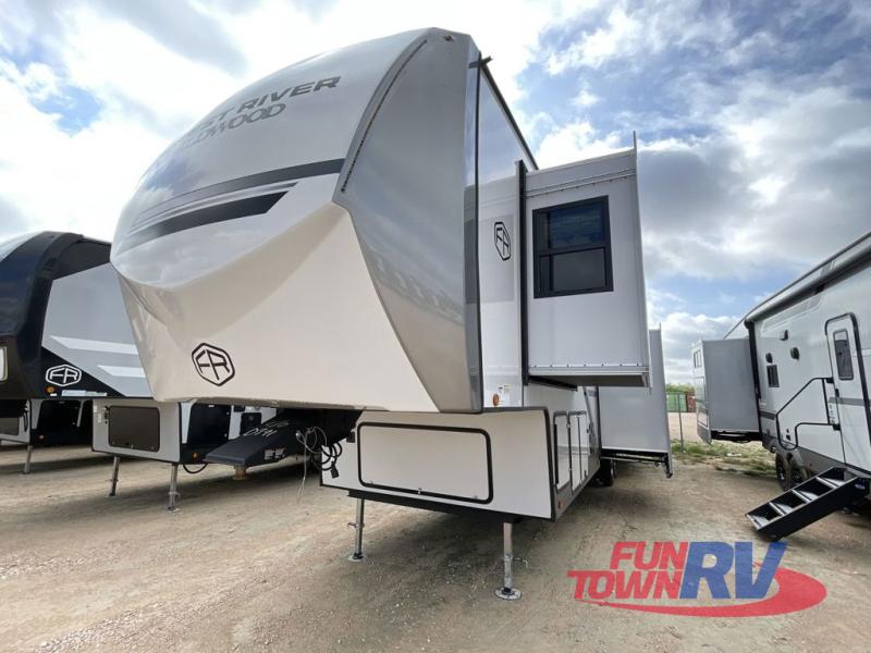 RV listing image