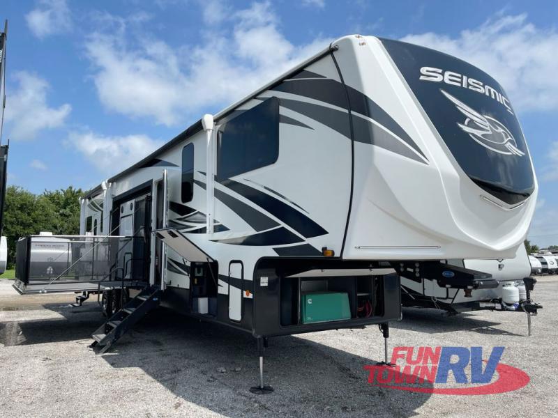 RV listing image