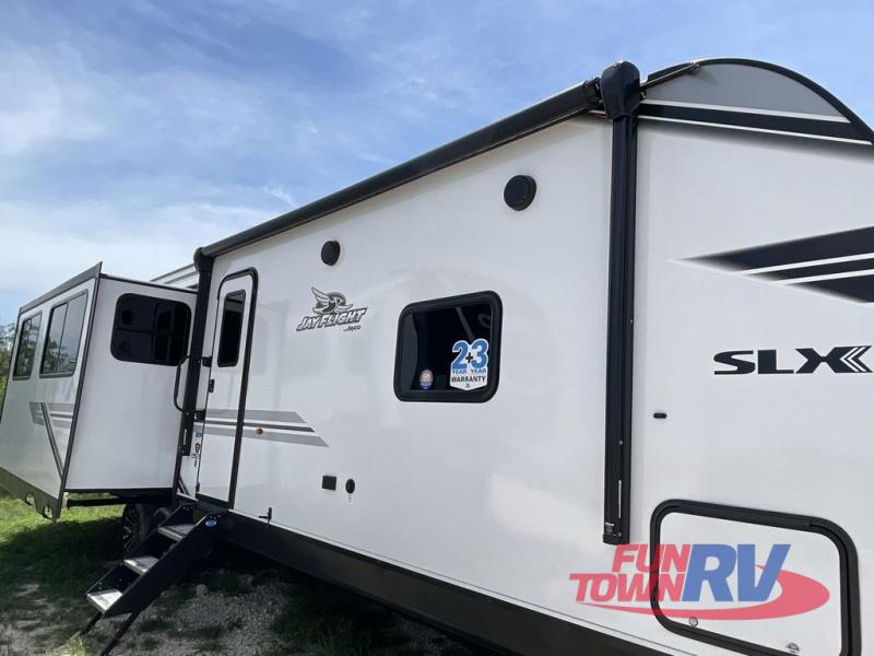 RV listing image