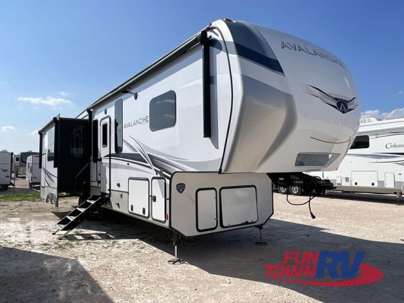 RV listing image