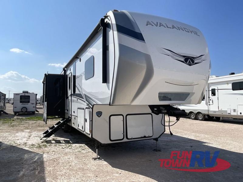 RV listing image
