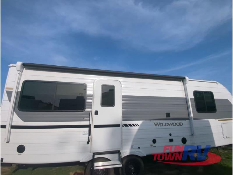 RV listing image